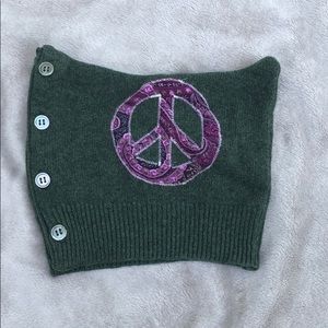 Peace sign toboggan